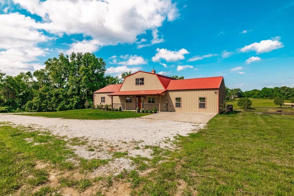2726 New Hall Rd Greenbrier, TN 37073