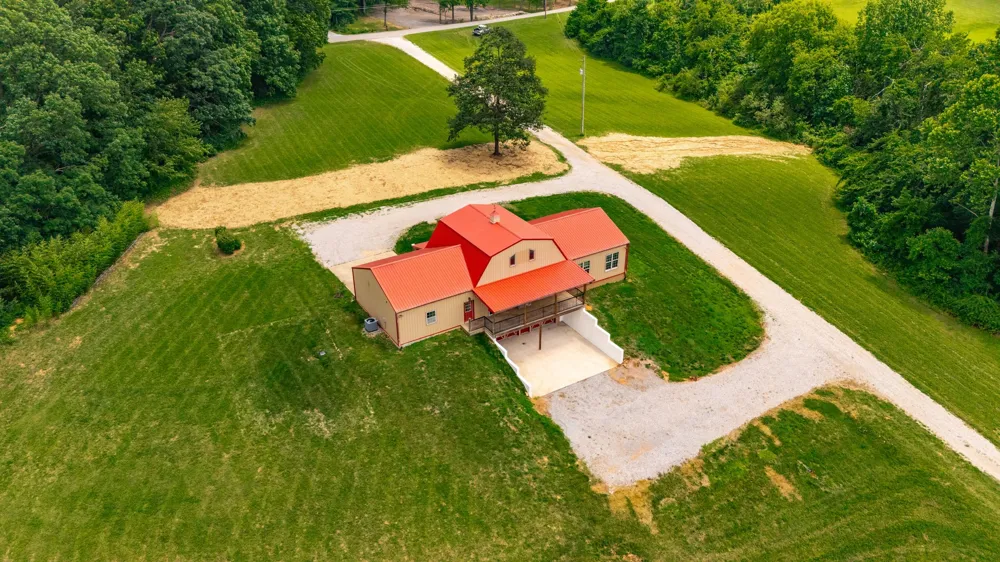 2726 New Hall Rd Greenbrier, TN 37073