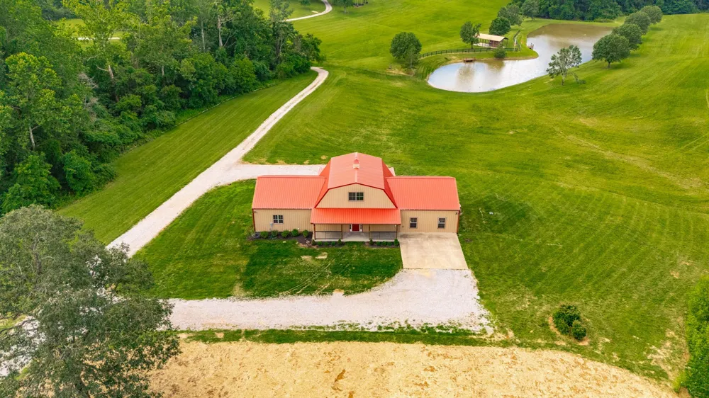2726 New Hall Rd Greenbrier, TN 37073