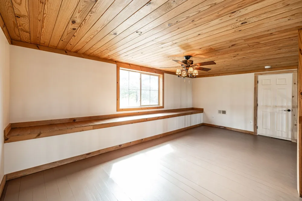 2726 New Hall Rd Greenbrier, TN 37073