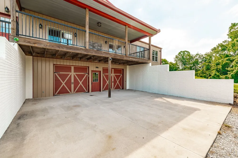 2726 New Hall Rd Greenbrier, TN 37073
