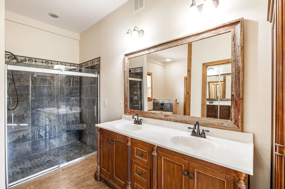 2726 New Hall Rd Greenbrier, TN 37073