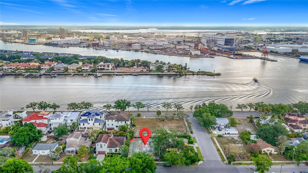 329 COLUMBIA DRIVE Tampa, FL 33606