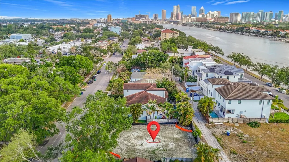 329 COLUMBIA DRIVE Tampa, FL 33606