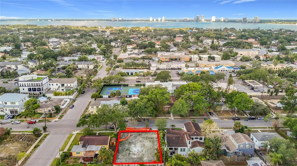 329 COLUMBIA DRIVE Tampa, FL 33606