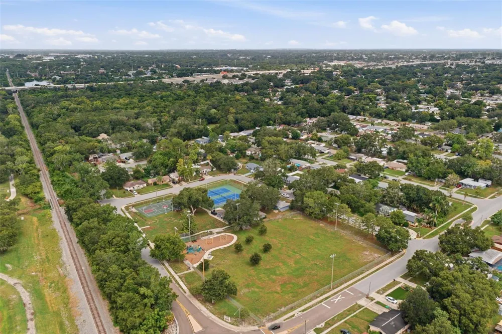 2804 APPLEWOOD DRIVE Clearwater, FL 33759