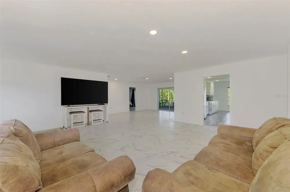 140 S OXFORD DRIVE Englewood, FL 34223