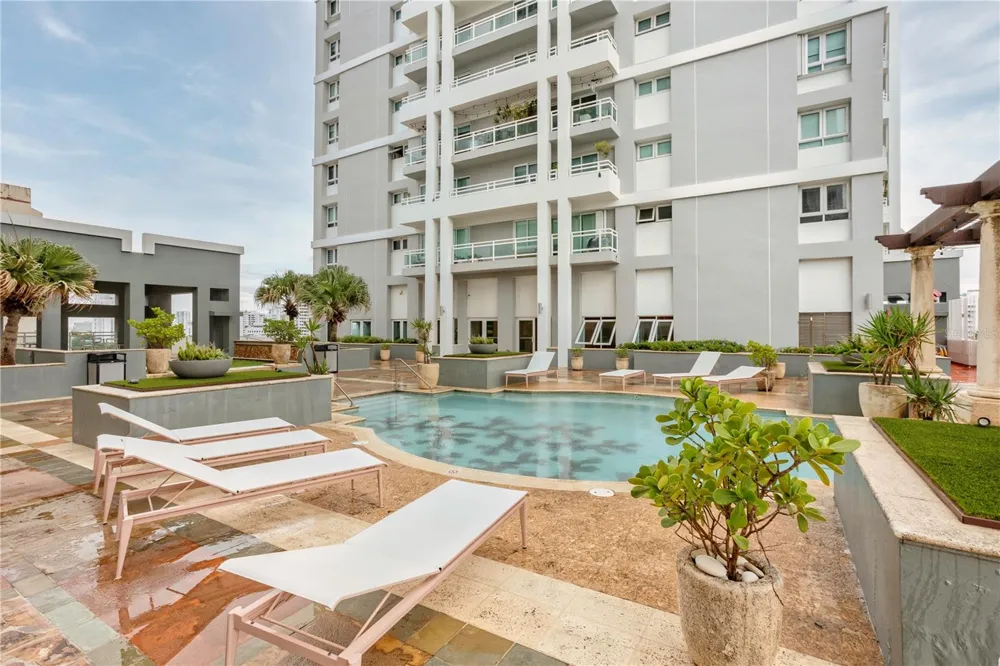 Metro Plaza Tower  305 CALLE VILLAMIL San Juan, PR 00926