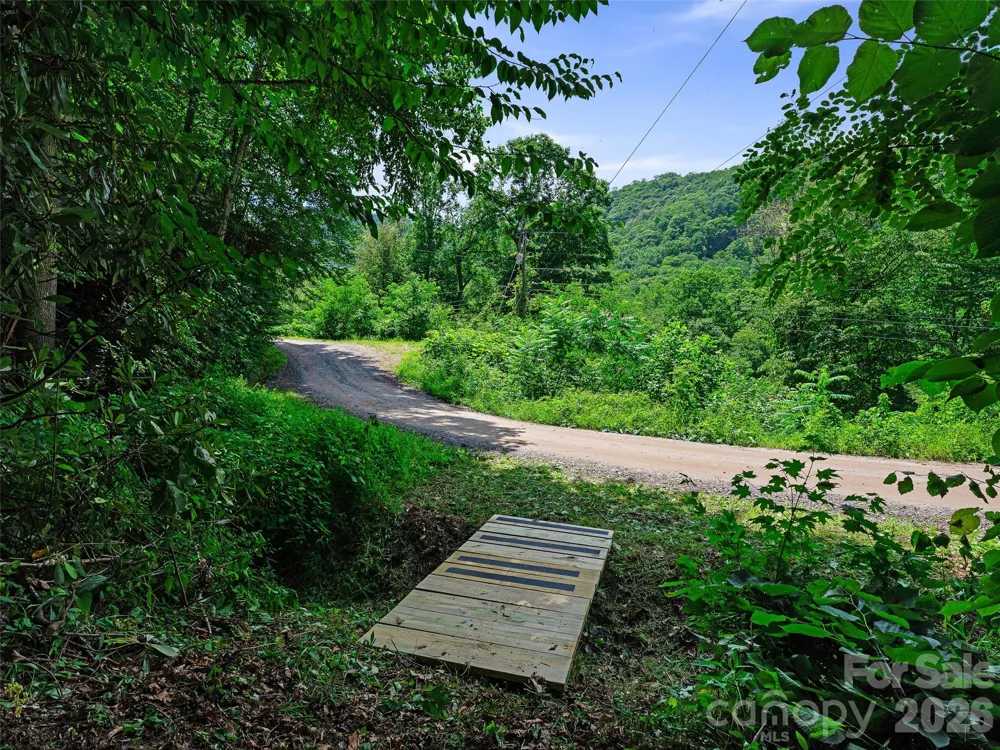 0000 Deep Gap Road Burnsville, NC 28714