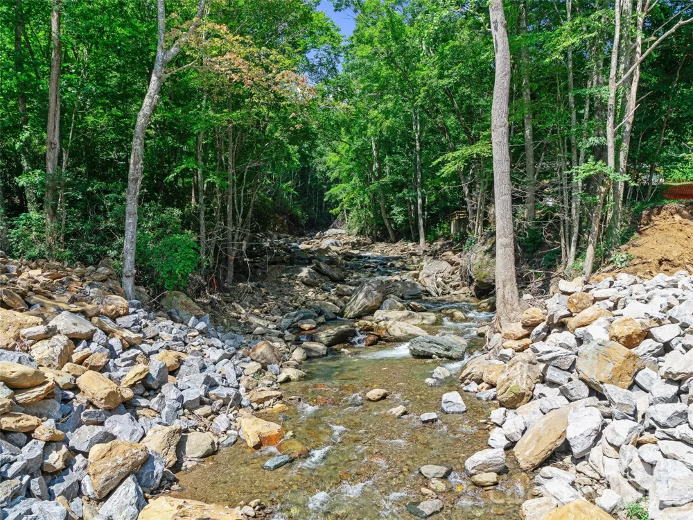 0000 Deep Gap Road Burnsville, NC 28714