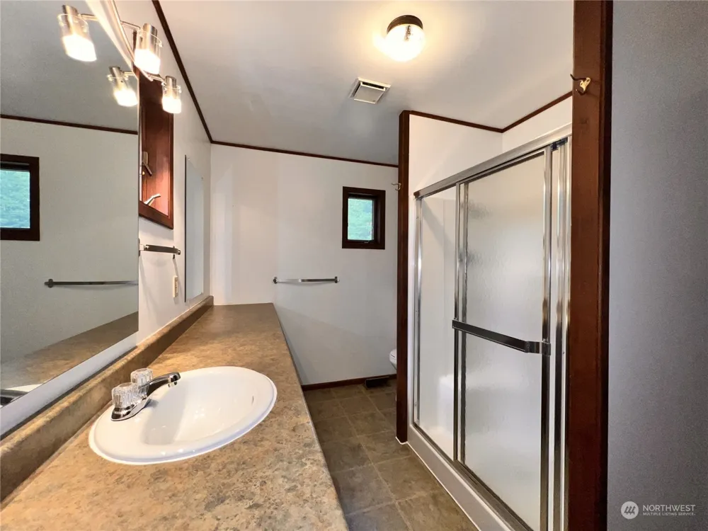 5 Vista Drive Republic, WA 99166