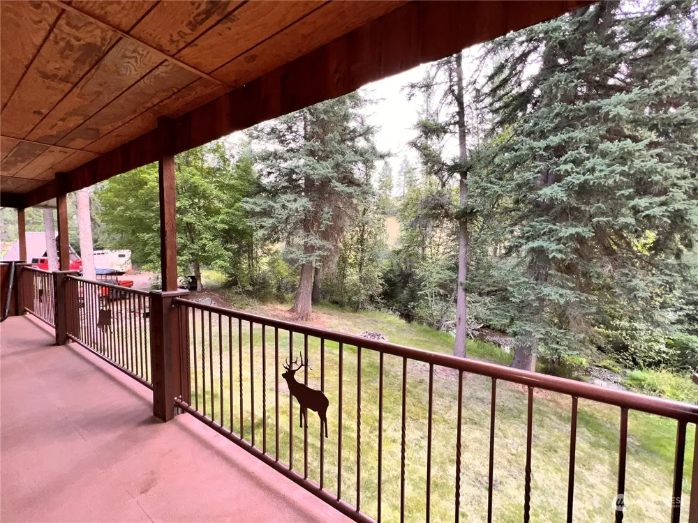 5 Vista Drive Republic, WA 99166