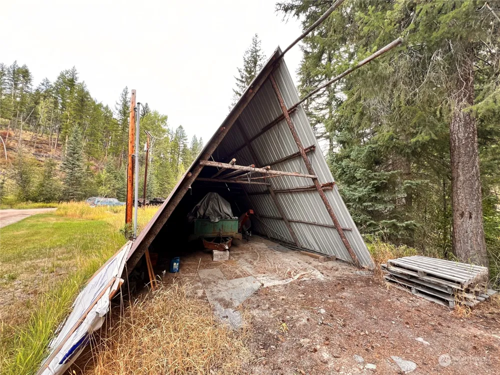 5 Vista Drive Republic, WA 99166