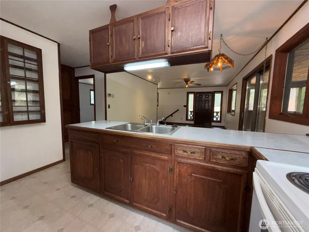 5 Vista Drive Republic, WA 99166