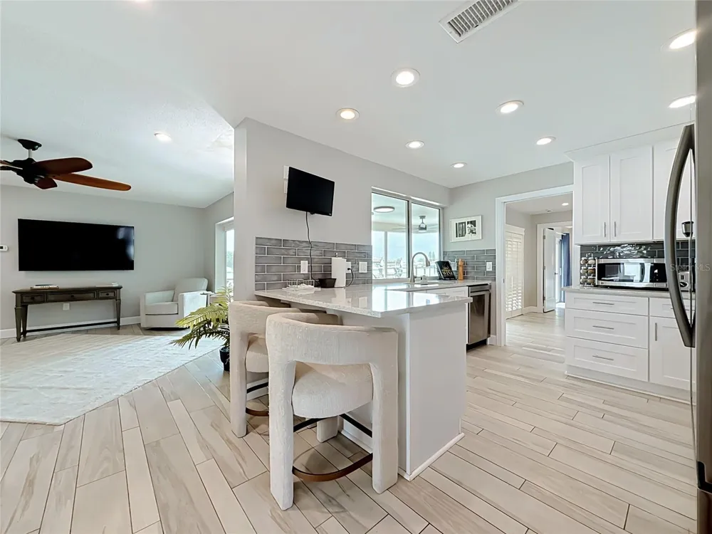 6351 3RD PALM POINT St Pete Beach, FL 33706