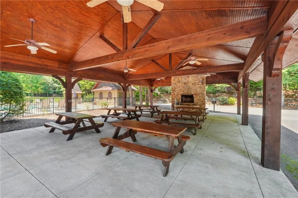 108 Somerset Lane Cartersville, GA 30121