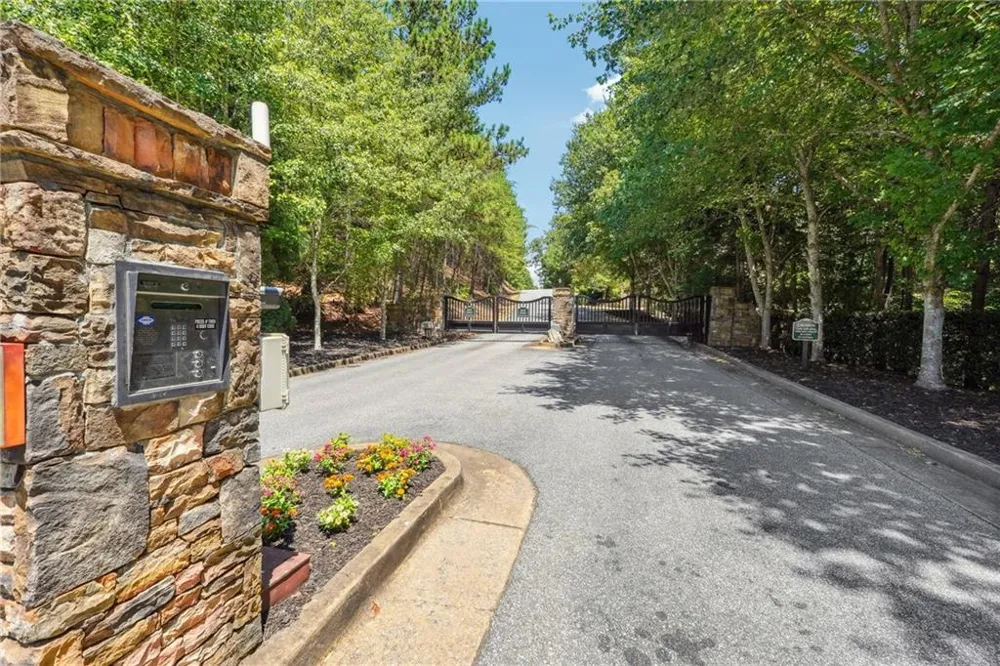 108 Somerset Lane Cartersville, GA 30121