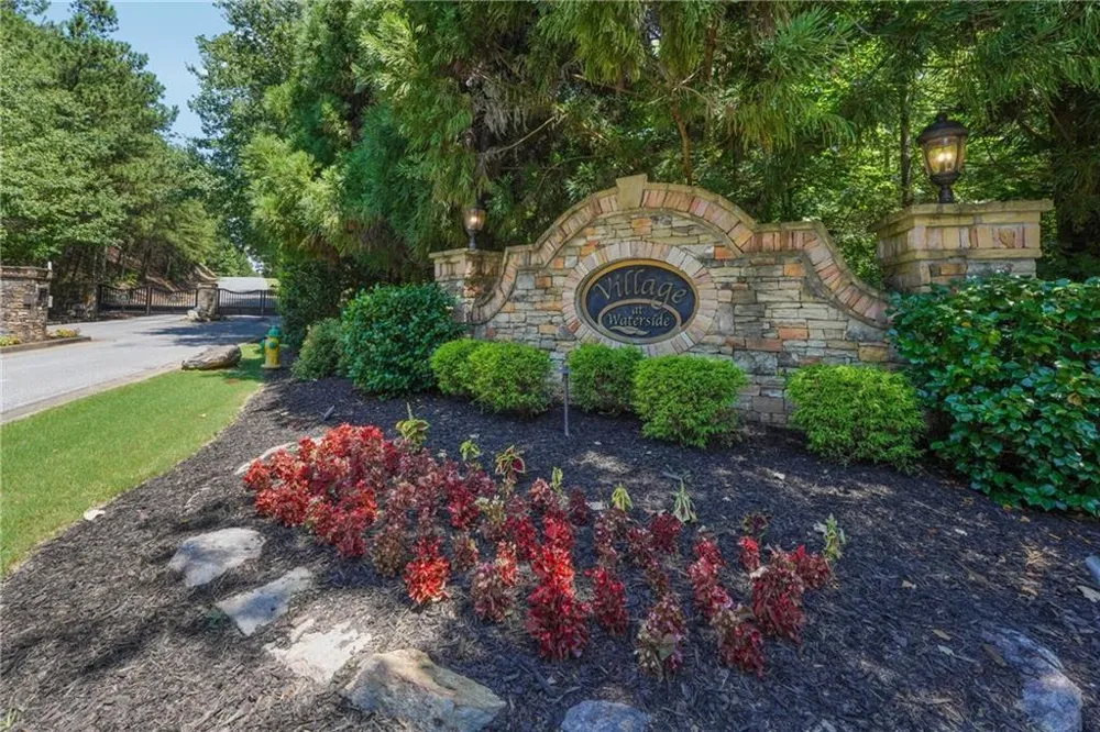 108 Somerset Lane Cartersville, GA 30121