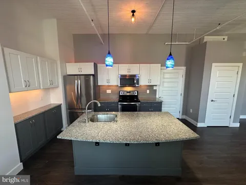 820 W MARKET STREET #2A