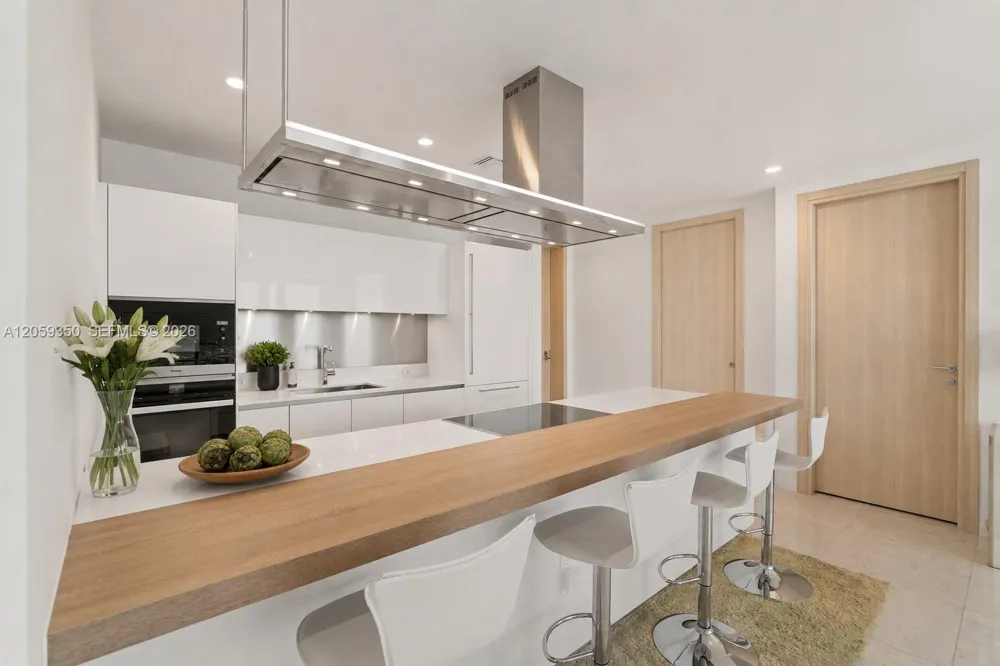1000 Brickell #PH6106 Miami, FL 33131