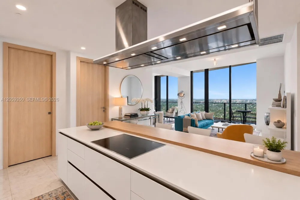 1000 Brickell #PH6106 Miami, FL 33131