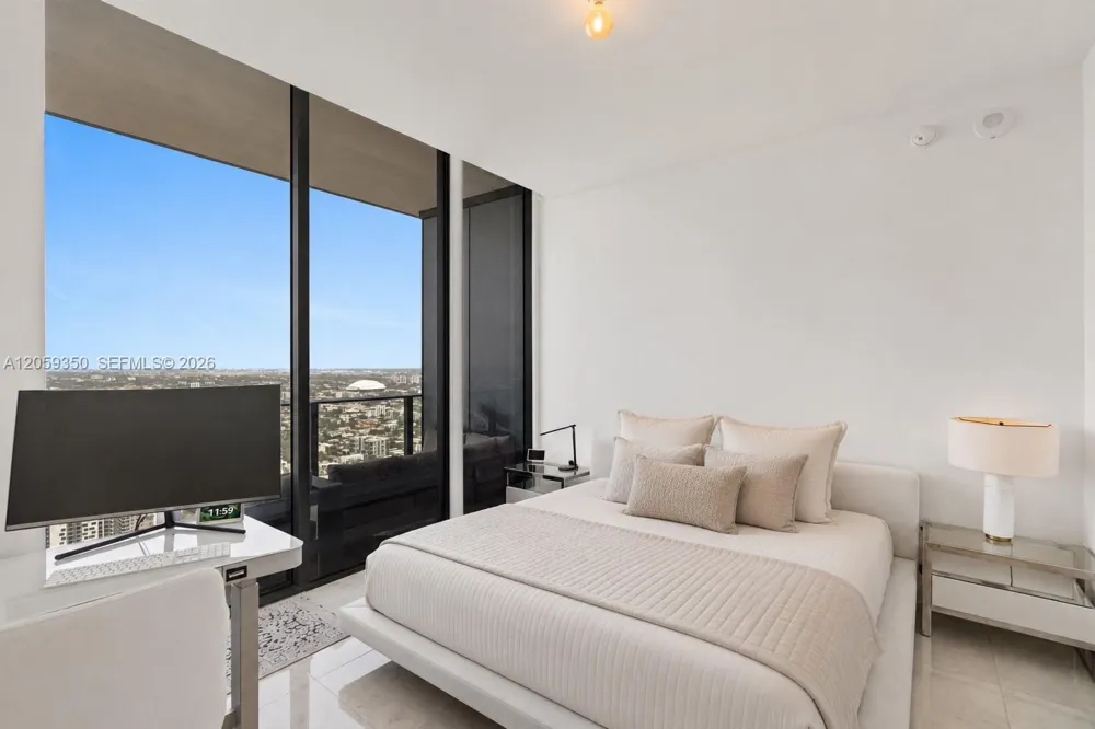 1000 Brickell #PH6106 Miami, FL 33131