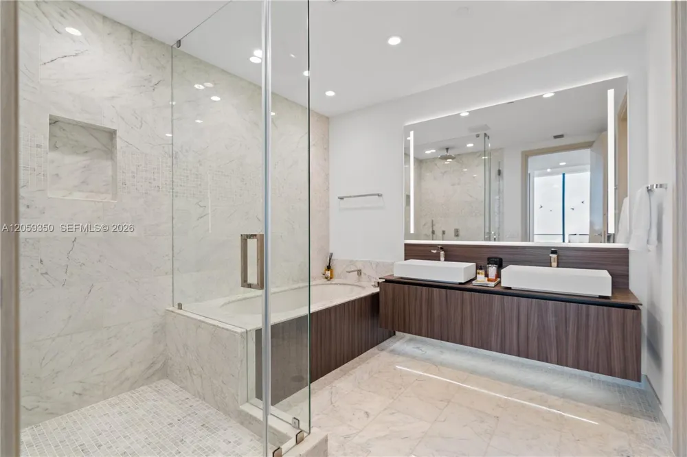 1000 Brickell #PH6106 Miami, FL 33131