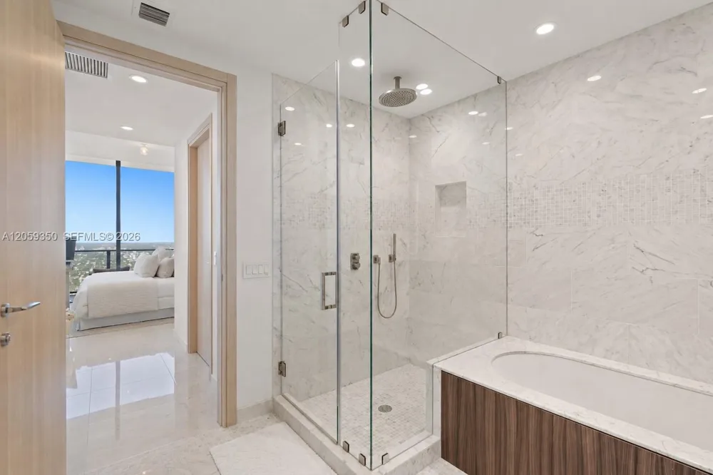 1000 Brickell #PH6106 Miami, FL 33131