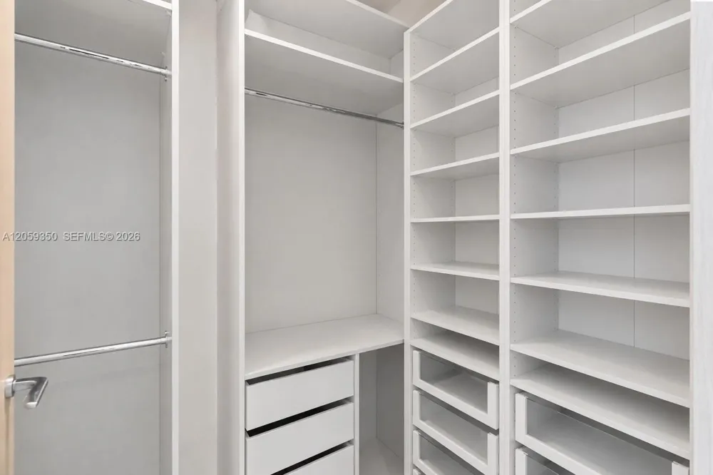 1000 Brickell #PH6106 Miami, FL 33131