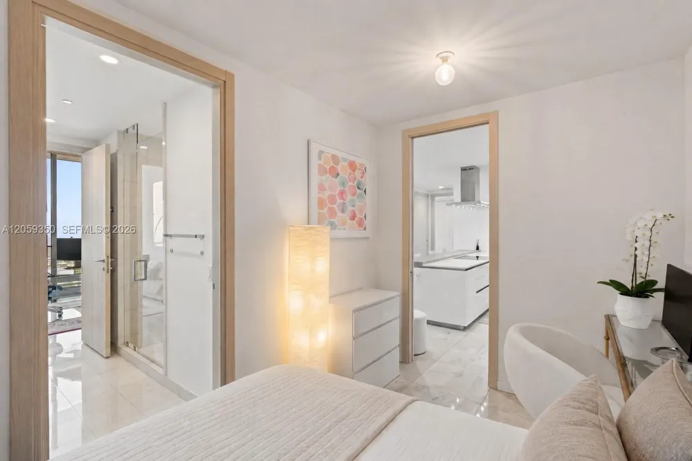 1000 Brickell #PH6106 Miami, FL 33131