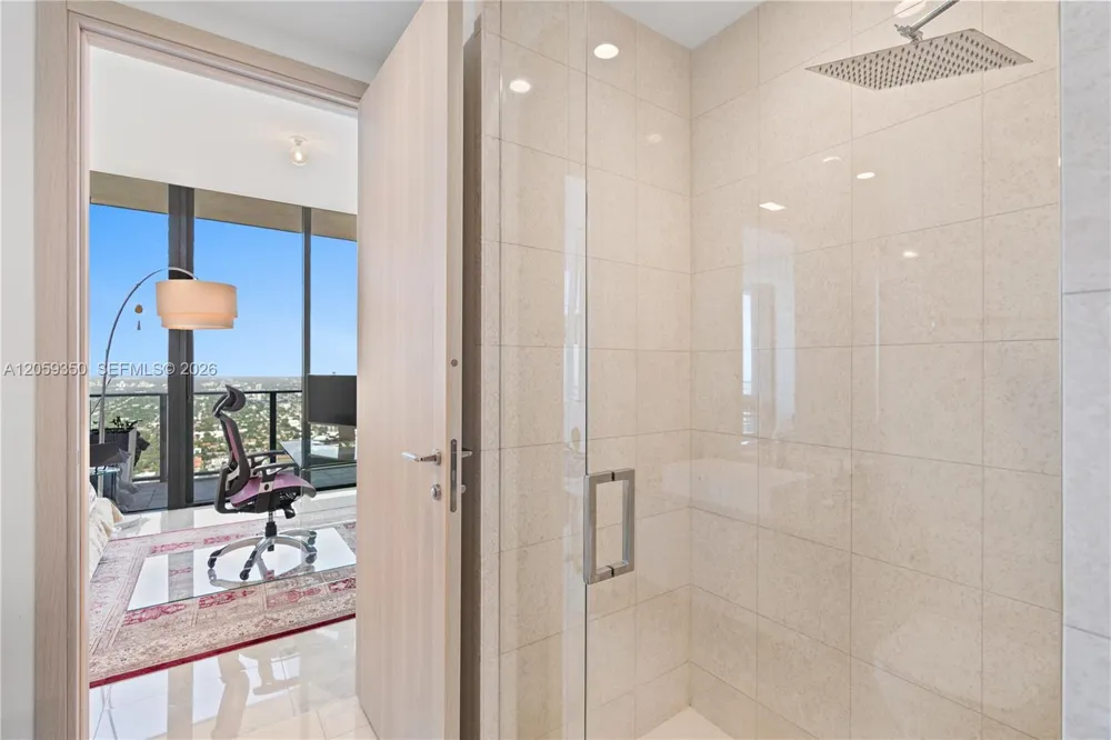1000 Brickell #PH6106 Miami, FL 33131