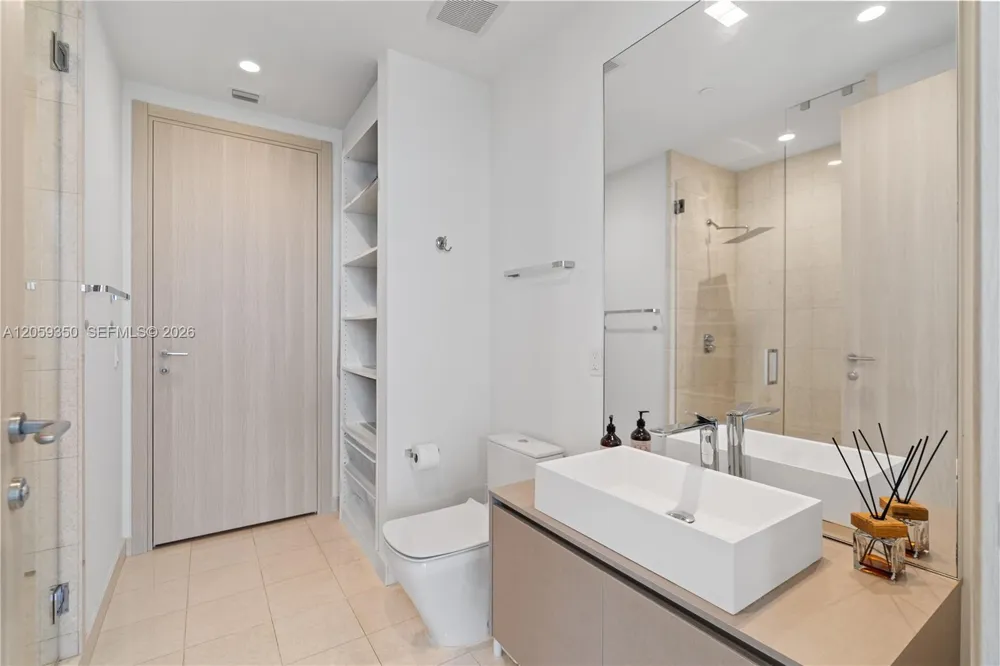 1000 Brickell #PH6106 Miami, FL 33131