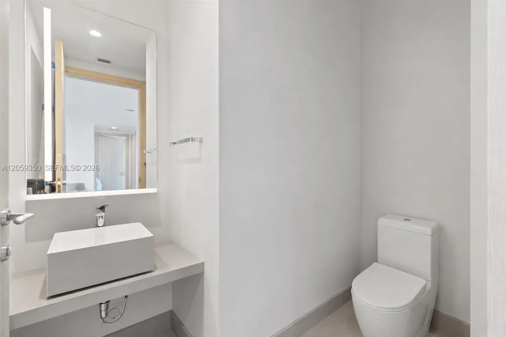 1000 Brickell #PH6106 Miami, FL 33131