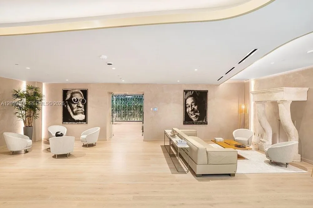1000 Brickell #PH6106 Miami, FL 33131