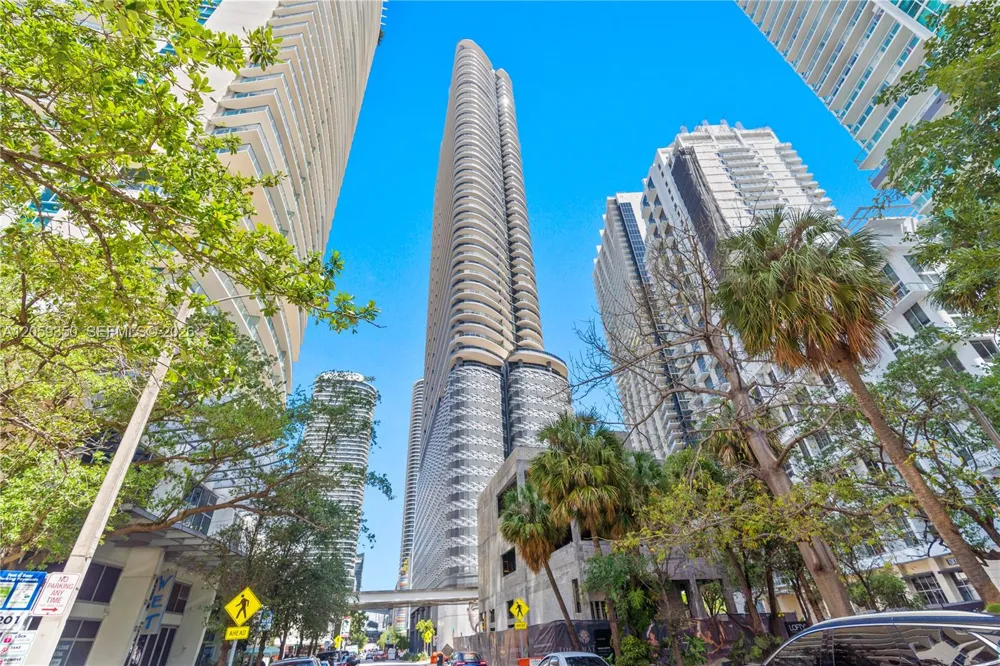 1000 Brickell #PH6106 Miami, FL 33131