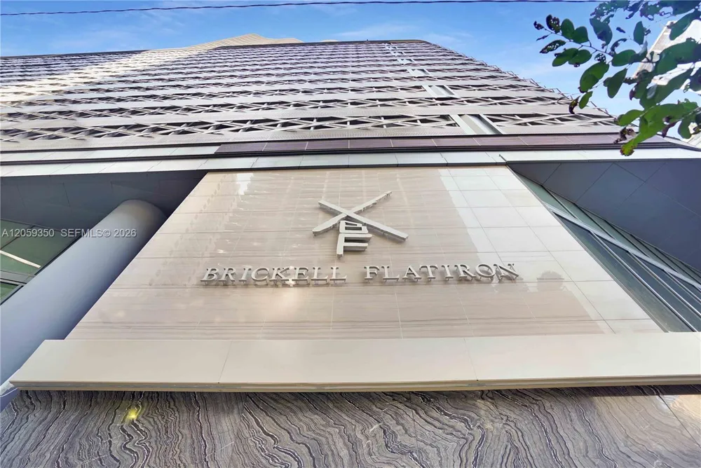 1000 Brickell #PH6106 Miami, FL 33131