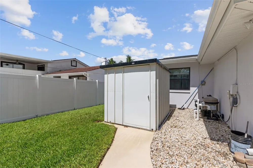 6249 HILLSIDE AVENUE Seminole, FL 33772