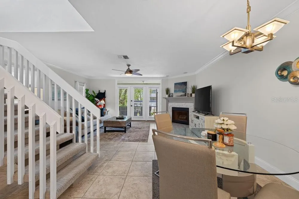 1672 WATERMARK CIRCLE NE St Petersburg, FL 33702