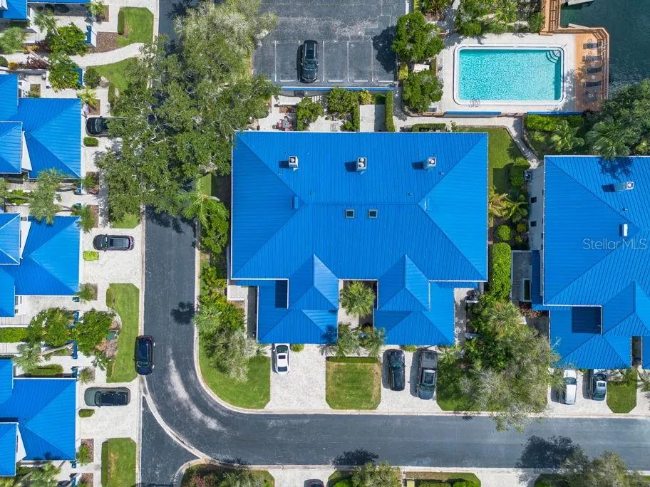 1672 WATERMARK CIRCLE NE St Petersburg, FL 33702