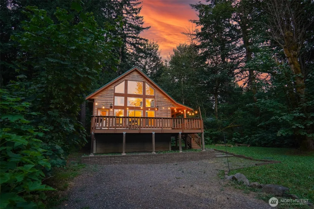 7548 Olsen Drive Glacier, WA 98244