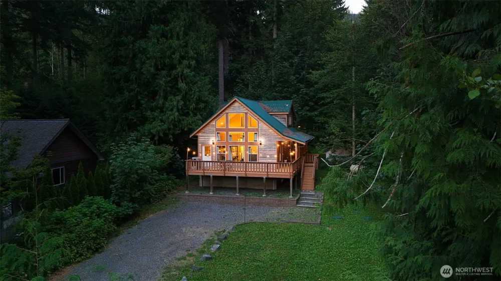 7548 Olsen Drive Glacier, WA 98244