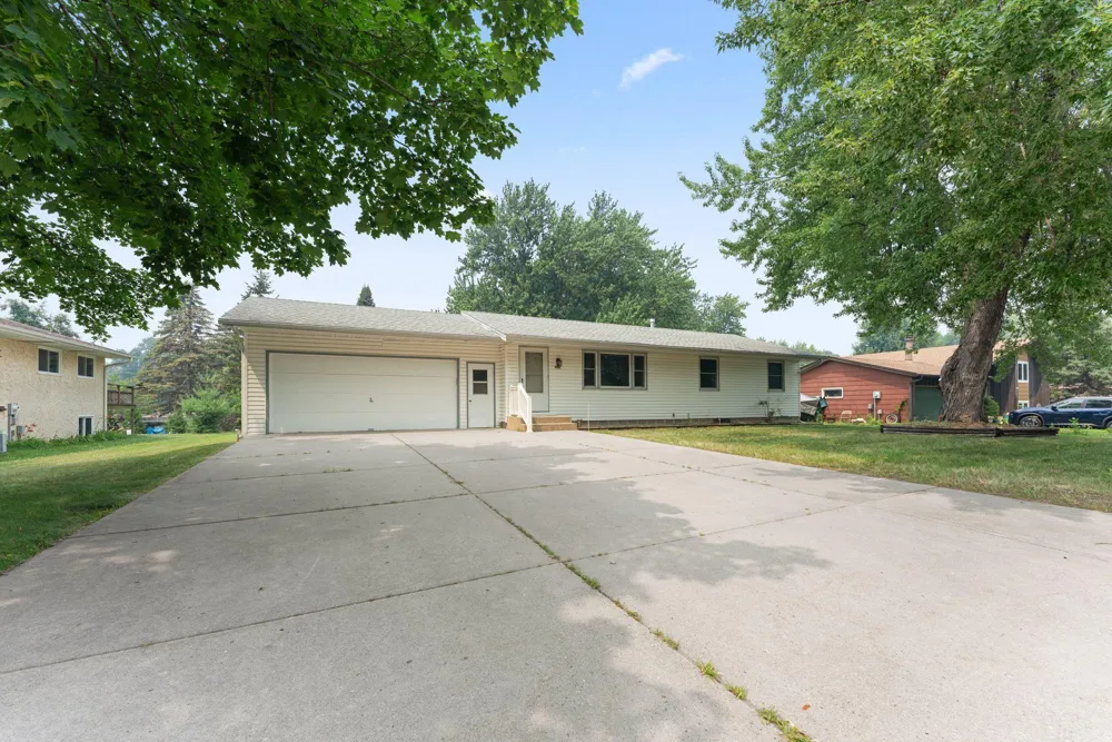 8053 Cloman Avenue Inver Grove Heights, MN 55076