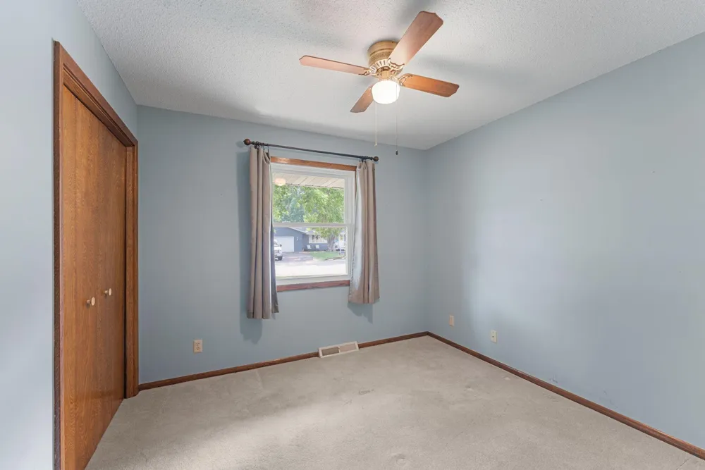 8053 Cloman Avenue Inver Grove Heights, MN 55076