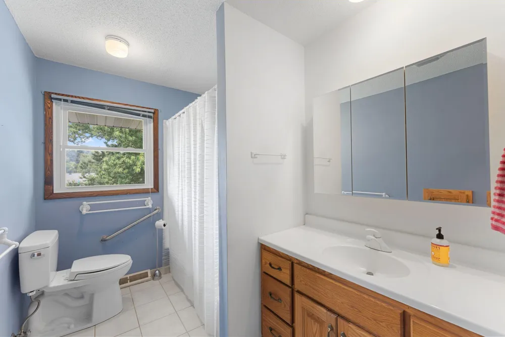 8053 Cloman Avenue Inver Grove Heights, MN 55076