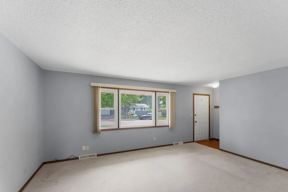 8053 Cloman Avenue Inver Grove Heights, MN 55076
