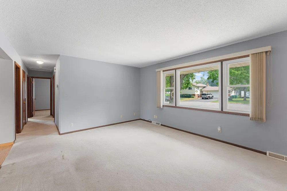 8053 Cloman Avenue Inver Grove Heights, MN 55076