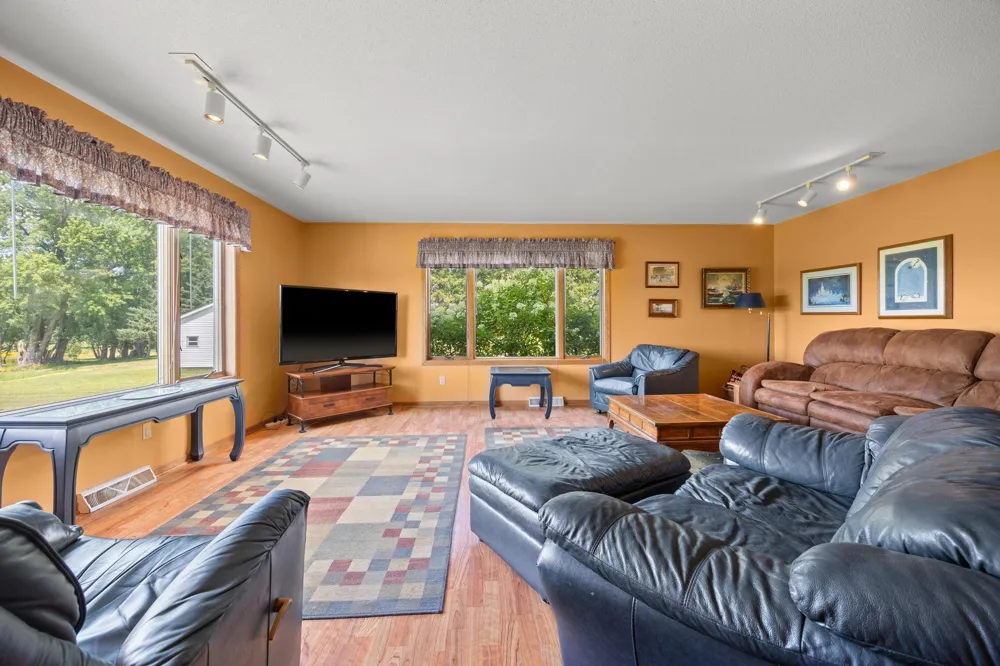 1450 Jefferson Street SE Hutchinson, MN 55350