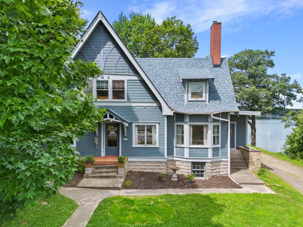 1475 4th Avenue Cumberland, WI 54829