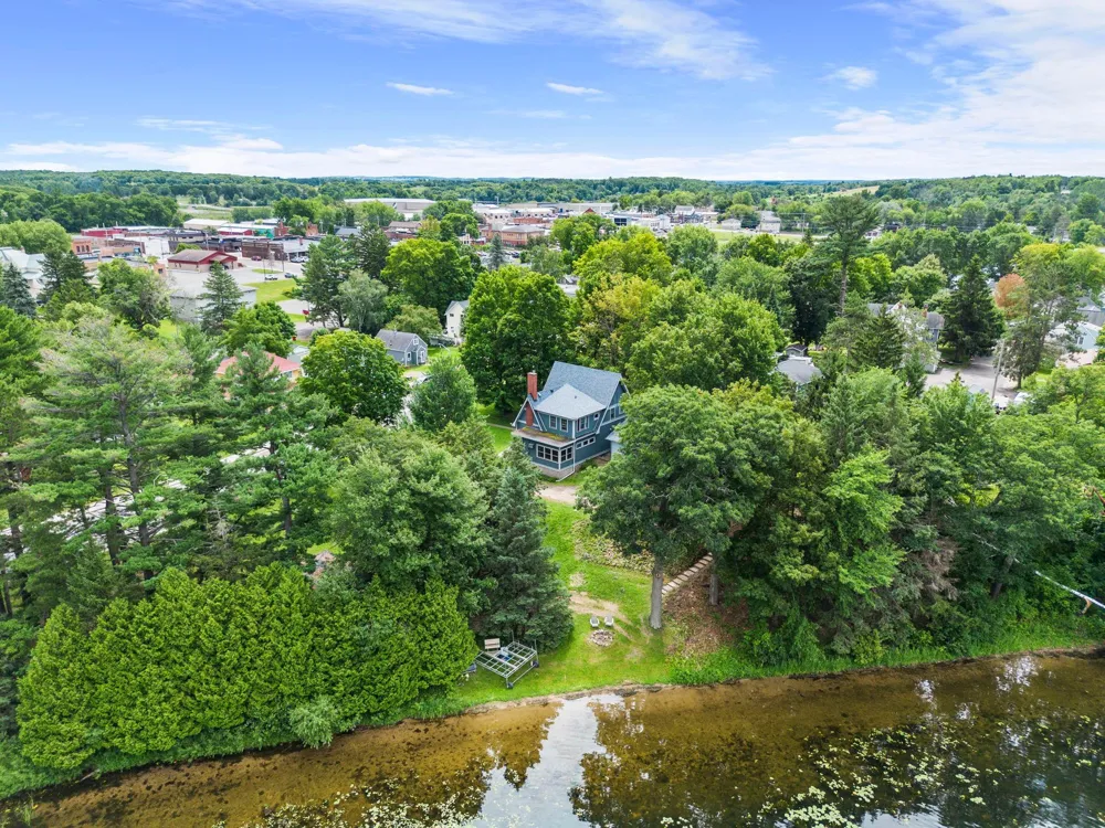 1475 4th Avenue Cumberland, WI 54829