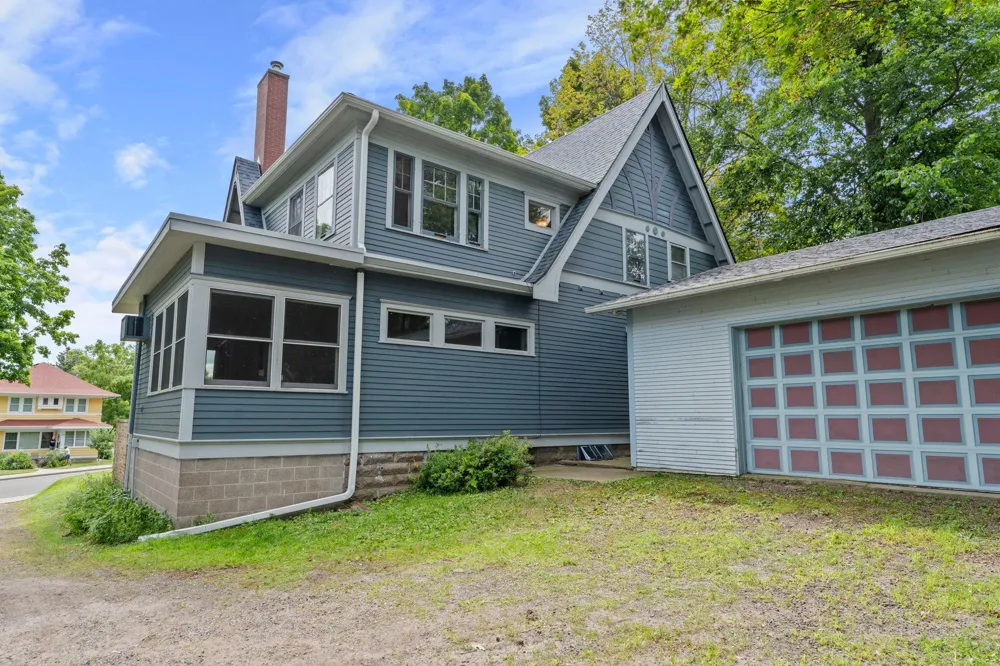 1475 4th Avenue Cumberland, WI 54829